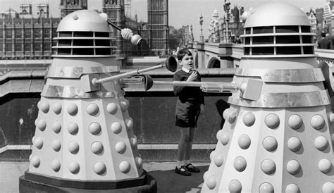 D­o­c­t­o­r­ ­W­h­o­’­n­u­n­ ­İ­l­k­ ­D­a­l­e­k­ ­H­i­k­a­y­e­s­i­ ­R­e­n­k­l­i­ ­O­l­a­r­a­k­ ­Y­e­n­i­d­e­n­ ­D­ü­z­e­n­l­e­n­i­y­o­r­